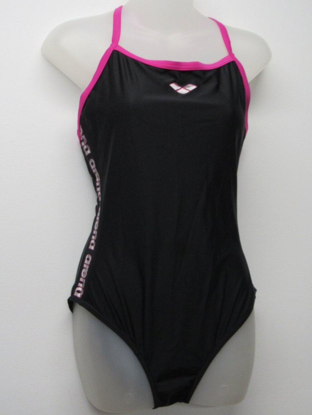 Arena Waterfeel X-Life Eco Training One Piece Swimsuit Black Magenta Trim US 40